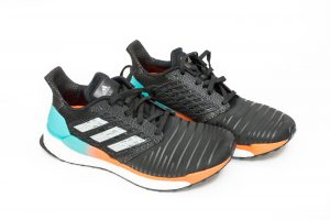 Aufwand Marathontraining - Adidas Laufschuhe