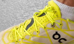 Marathonschnürung mit zusätzlichem Schnürloch an einem Laufschuh